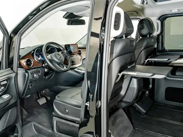 Mercedes-Benz V-Class — Фото автомобиля 16