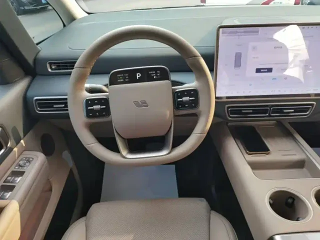 Li Auto MEGA — Фото автомобиля 10