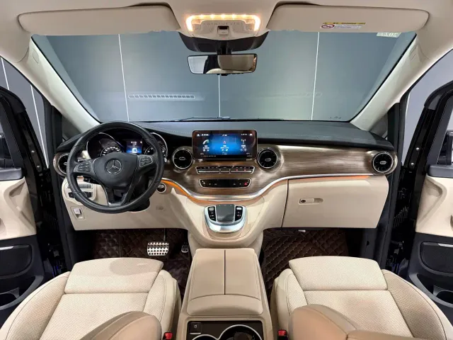 Mercedes-Benz V-Class — Фото автомобиля 18