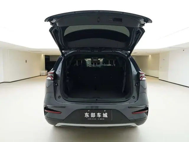 BYD Tang — Фото автомобиля 6