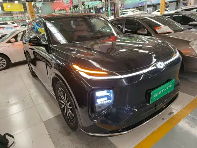 Changan Qiyuan Q07 — Фото автомобиля 3