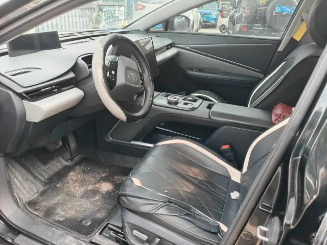 Toyota bZ5 — Фото автомобиля 4