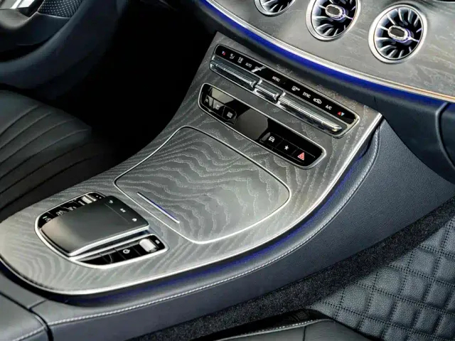 Mercedes-Benz CLS-Class — Фото автомобиля 19