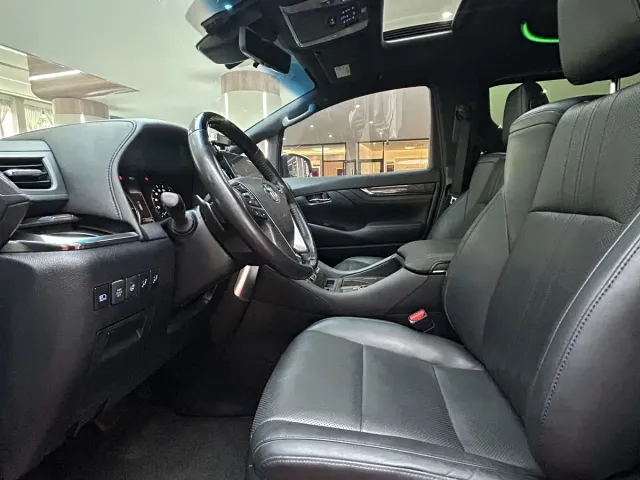 Toyota Vellfire — Фото автомобиля 14