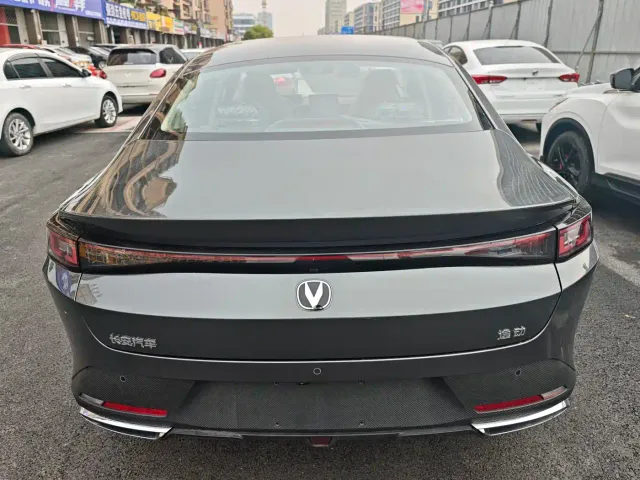 Changan Eado — Фото автомобиля 5