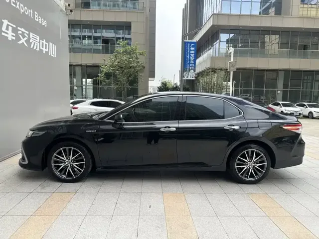 Toyota Camry — Фото автомобиля 3