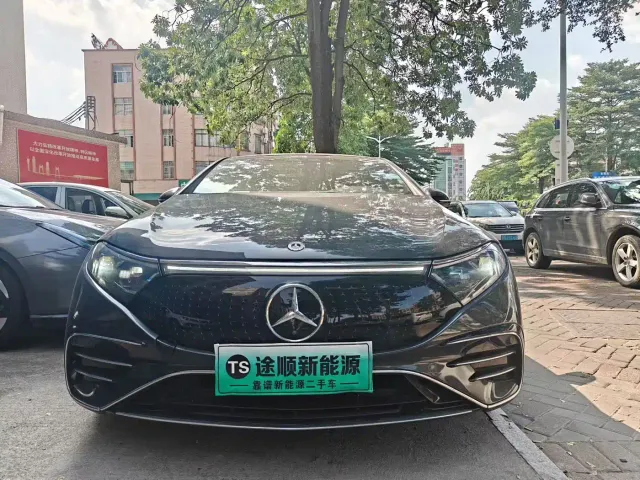 Фотография автомобиля — Mercedes-Benz EQS