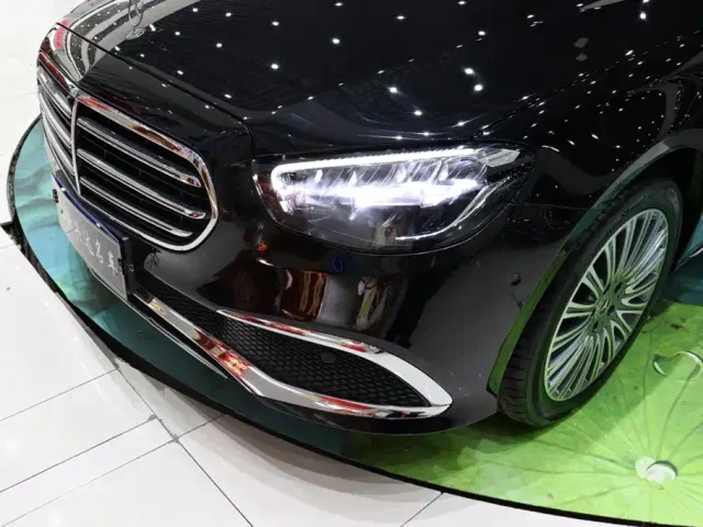 Mercedes-Benz E-Class — Фото автомобиля 25
