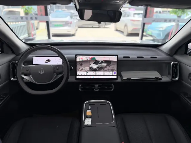 Leapmotor B10 — Фото автомобиля 9