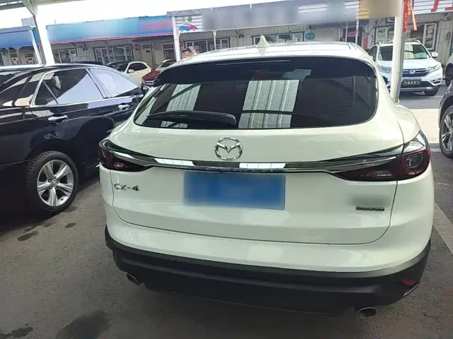 Mazda CX-4 — Фото автомобиля 5