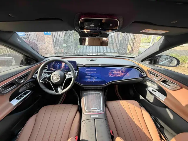 Mercedes-Benz E-Class — Фото автомобиля 6