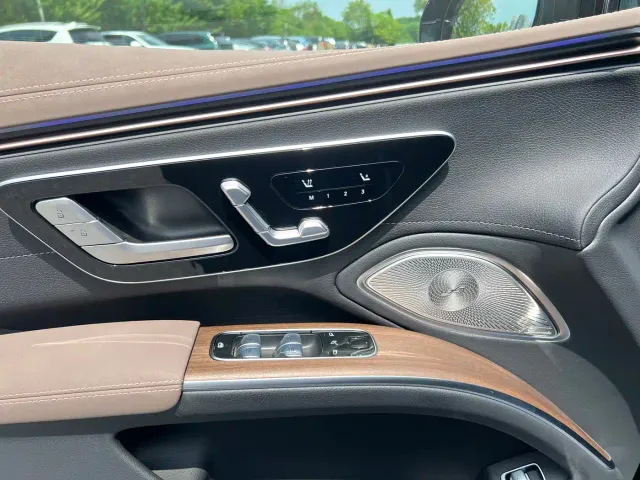 Mercedes-Benz EQS — Фото автомобиля 12