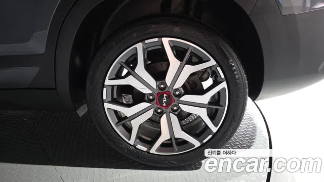 Kia Seltos — Фото автомобиля 6