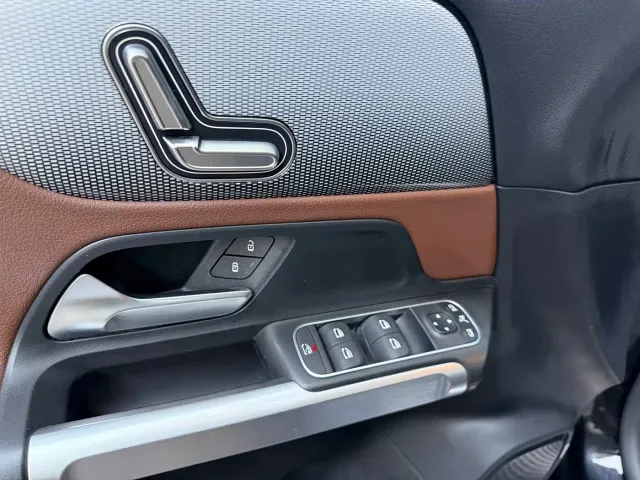 Mercedes-Benz GLB-Class — Фото автомобиля 10