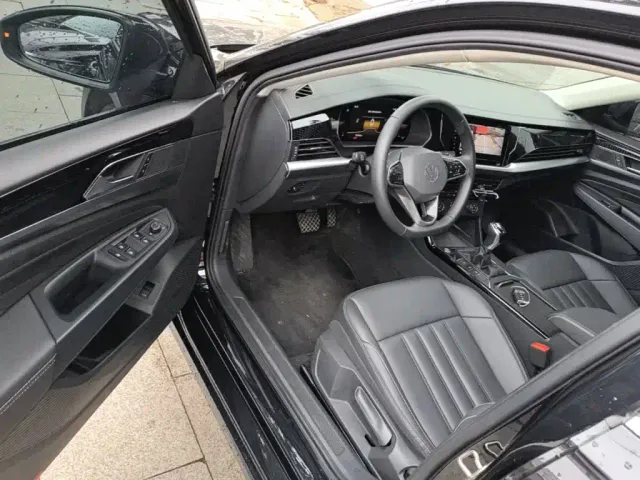 Volkswagen Passat — Фото автомобиля 15