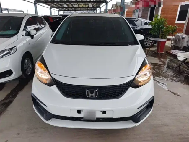 Honda Fit — Фото автомобиля 2