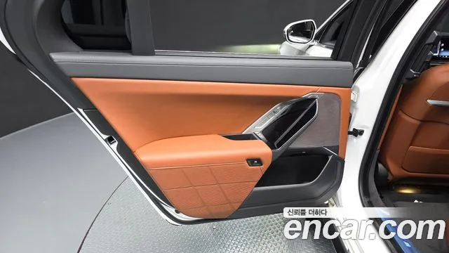 BMW 7 Series G70 — Фото автомобиля 14