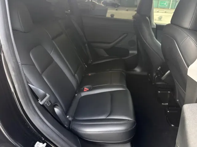 Tesla Model Y — Фото автомобиля 17