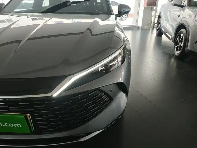 BYD Qin L — Фото автомобиля 17