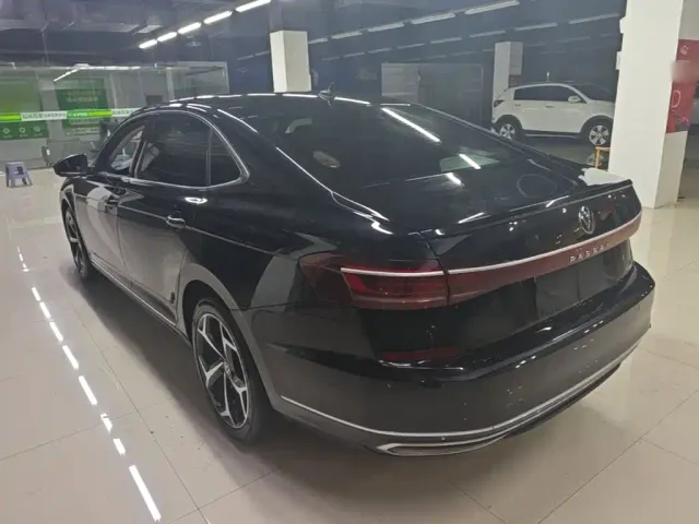 Volkswagen Passat — Фото автомобиля 4