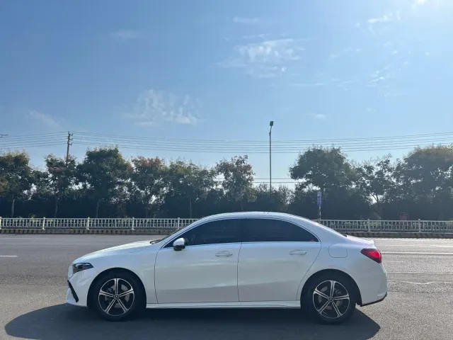 Mercedes-Benz A-Class — Фото автомобиля 2