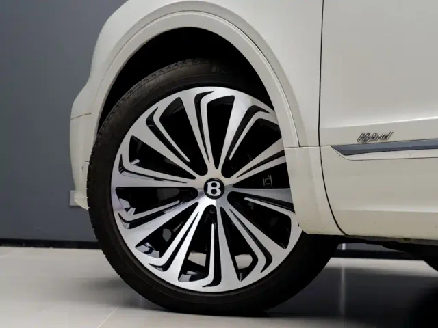 Bentley Bentayga Hybrid — Фото автомобиля 6