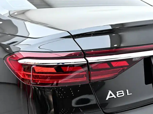Audi A8 — Фото автомобиля 10