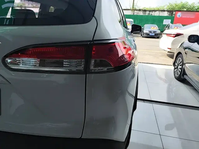 Toyota Corolla Cross — Фото автомобиля 23
