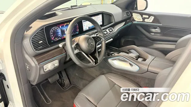 Mercedes-Benz GLE-Class — Фото автомобиля 10