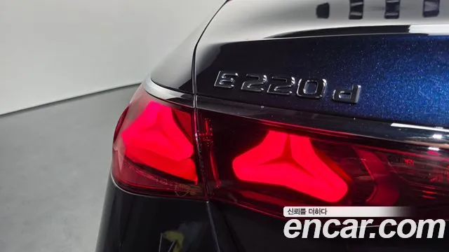 Mercedes-Benz E-Class — Фото автомобиля 20