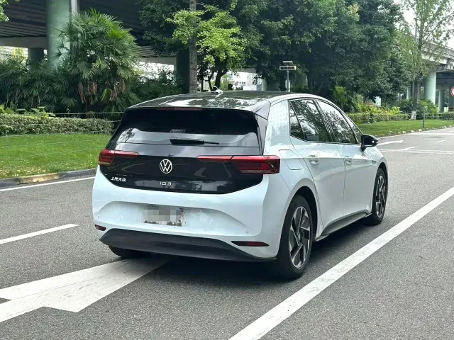 Volkswagen ID.3 — Фото автомобиля 8