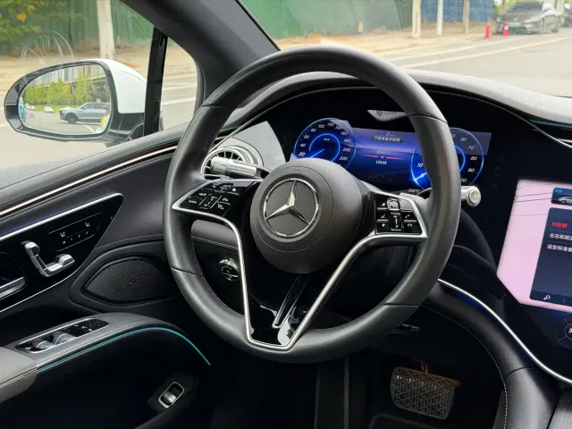 Mercedes-Benz EQS — Фото автомобиля 13