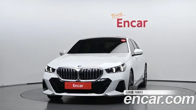 BMW 5 Series G60 — Фото автомобиля 3