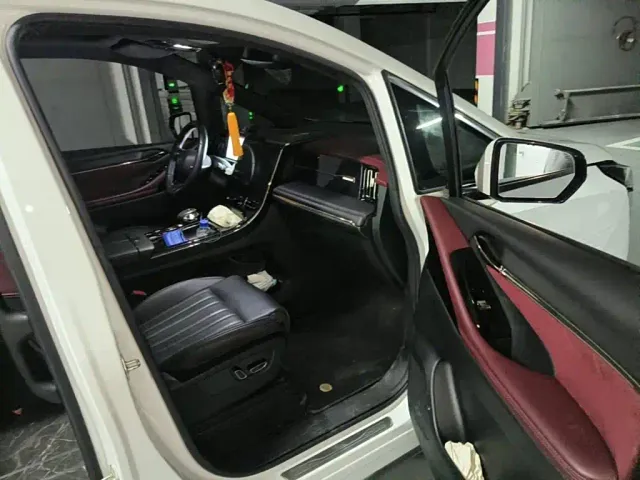 GAC Trumpchi M8 — Фото автомобиля 12