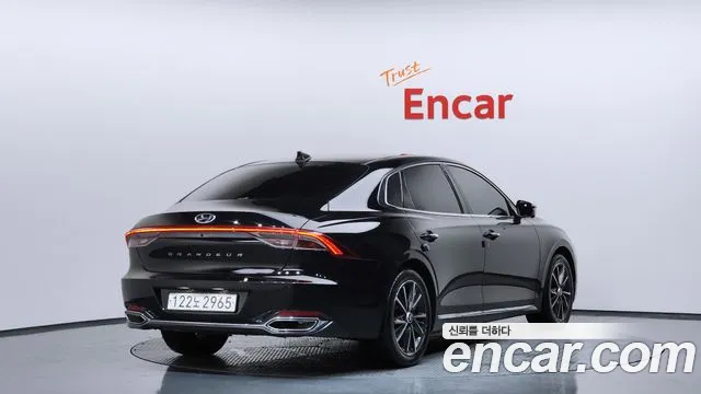 Hyundai Grandeur — Фото автомобиля 2