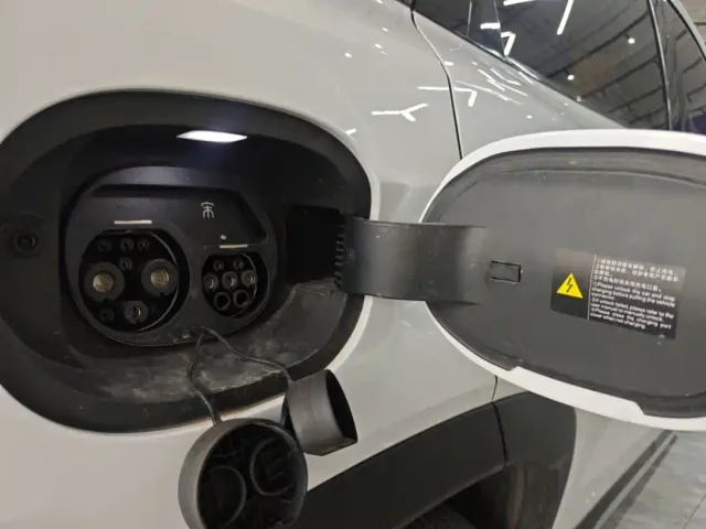 BYD Song L DM-i — Фото автомобиля 11