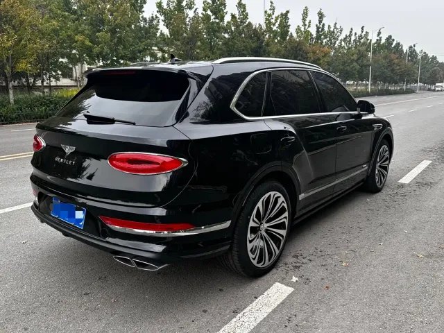 Bentley Bentayga Hybrid — Фото автомобиля 3