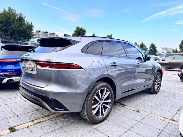 Jaguar F-Pace — Фото автомобиля 2