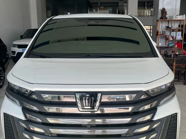 Фотография автомобиля — Toyota Vellfire