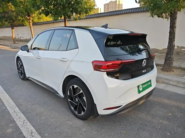 Volkswagen ID.3 — Фото автомобиля 4