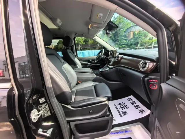 Mercedes-Benz V-Class — Фото автомобиля 13