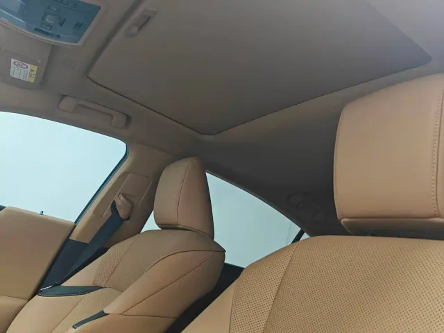 Lexus ES — Фото автомобиля 9