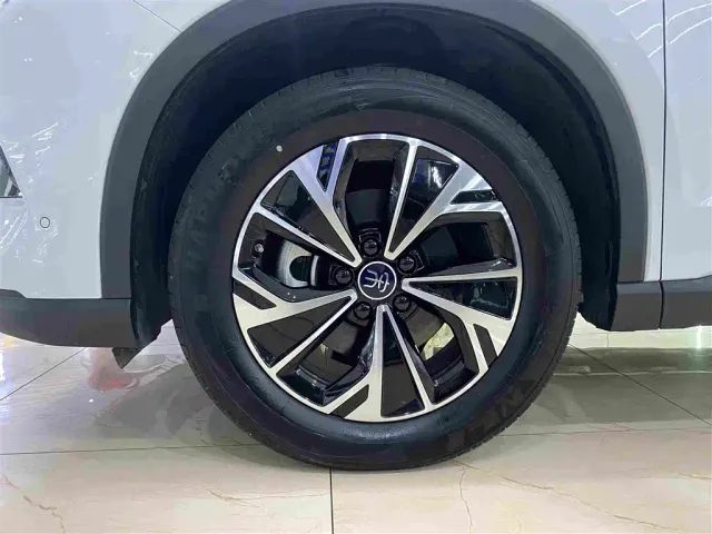 BYD Song Pro — Фото автомобиля 5