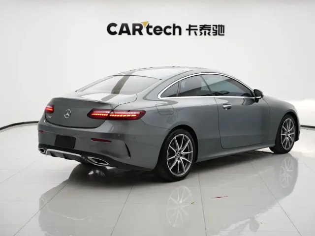 Mercedes-Benz E-Class — Фото автомобиля 20