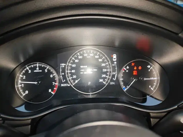 Mazda Axela — Фото автомобиля 11
