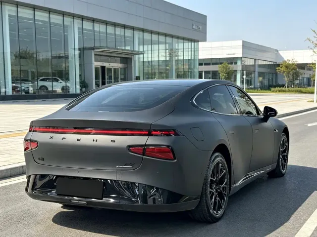 Xpeng P7 — Фото автомобиля 9