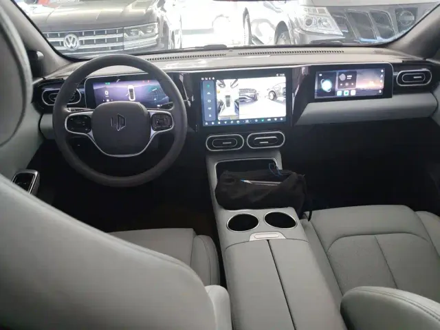 Leapmotor C01 — Фото автомобиля 15