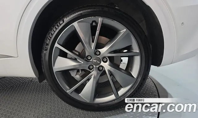 Genesis GV70 — Фото автомобиля 6