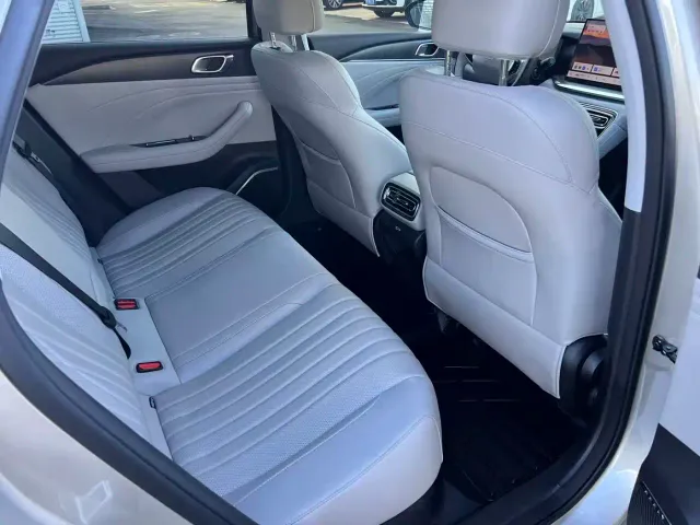 Geely Galaxy Stellar 6 — Фото автомобиля 26