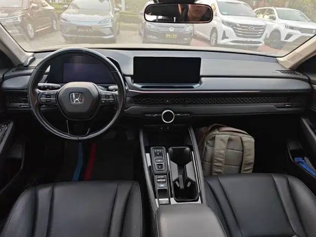 Honda Accord — Фото автомобиля 9